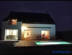 Villa bord de mer avec piscine couverte, jacuzzi - Image 1