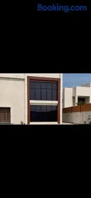 منتجع شاطئ الدانة Hus Chalet - Image 3
