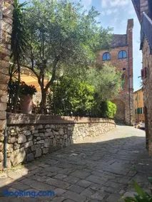 Borgo in Paese - Image 1