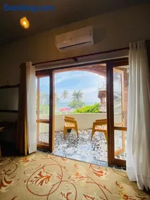 Lushy Glorious Hotel - Image 3