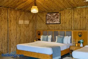 Alaya Stays Royal Green Farm Pet-friendly 2-BHK - Image 4