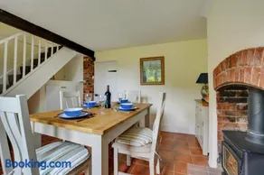 3 Bed in Hickling oc-1760 - Image 2