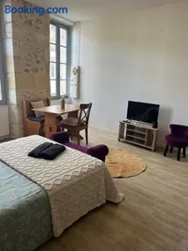 Studio cosy en pierre au cœur du vieux Langon - Image 3