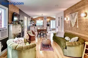 Le Chickadee Chalet, Near Mont-Tremblant, River & Beach View, Wooded Area - Image 2