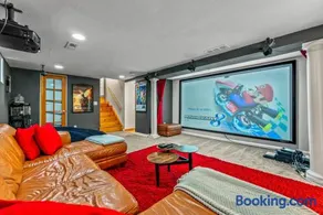 The Retreat Theater Nights & Spa Delights - Image 3