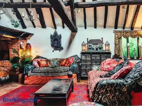 Priory House B&B And The Oriental Brewhouse Self Catering Accommodation - Image 2