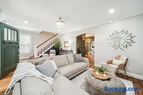 Hottub, Pool Table, Bball, pets, Firepit, Sleeps 8 - Image 1