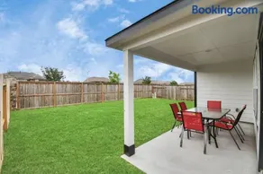 Elegant Exquisite 4Bedroom Home in Katy with High speed WiFi - Image 4