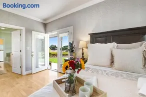 Private Vineyard Retreat with Hot Tub - Image 3