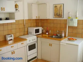 Castle Area Apartment - Image 1