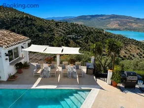 Casa de Ladera - Private Villa with Lake Views, Pool & Jacuzzi - Image 2