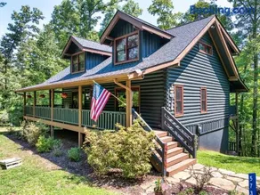 The Holiday Cabin at Lake Lure - Image 1