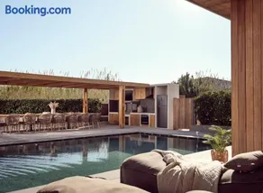 ÒLA Exclusive Residence, with Pool & Beach Access, By ThinkVilla - Image 4