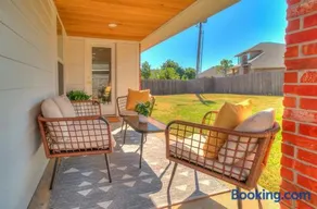 The Edmond Escape on 172nd - Image 4
