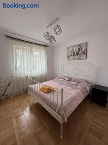 Wine Road Apartment - Image 3
