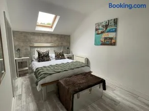 Rosebank Apartment no 3 - Image 1