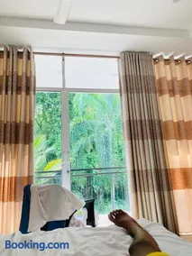 Reach Hotel & Restaurant - Image 3