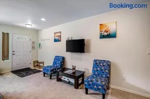RJD Beachside Vacation Home A - Image 4