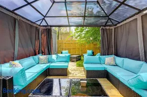 Group-Friendly Toledo Home for Zoo & Game Days - Image 2