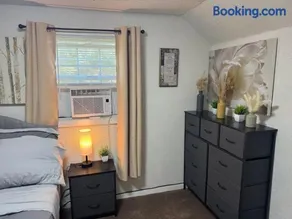 Cozy 3 4 BR Home Ideal for Family - Image 5