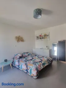 Studio privatif tout équipé dans résidence de l'hôte - Image 3