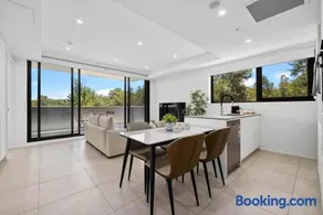 Bright And Spacious 2b2b With 2 Parkings | Gym - Image 1