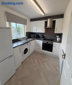 Kelpies Serviced Apartments Alexander- 2 Bedrooms - Image 1
