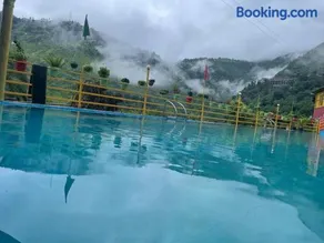 The Kempty Pool Retreat - Image 1