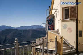 Appartamento x 4 con Splendida vista sul Borgo e sui Monti - Image 2