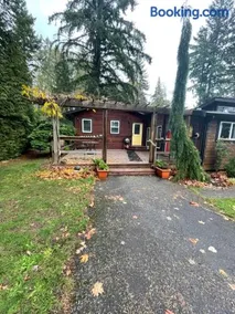 Oyster River Guest Room - Image 1