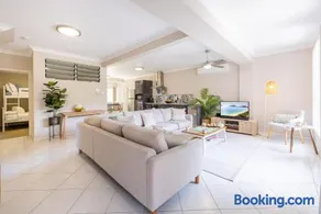 Magnolias, 6 Marine Dr - air con, linen and Wi-Fi - Image 4