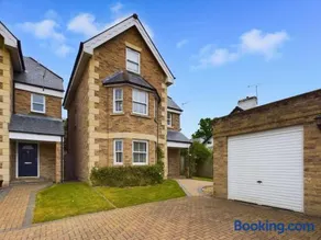 Queens Mews a contemporary beach side holiday home for 6 - Image 2