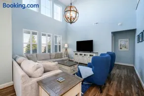 Villa at Greys Neck - Image 2