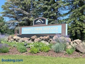 Spacious Condo with Pool Pass! - Image 1