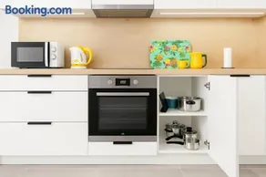 Modern Apartment with Balcony & Private Parking - Image 3