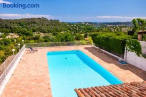 Bas de villa, piscine, 3 étoiles - Image 2