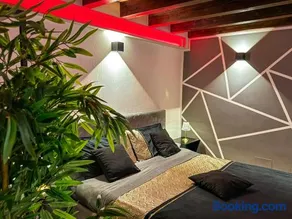 Rouge Romantic Jacuzzi Suite Palermo Centro - Image 1