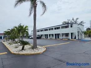 Deluxe Inn - Sarasota - Image 3