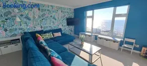 Princes Esplanade-Beachfront House with Balcony a stone throw from Gurnard Beach - Image 4