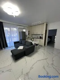Affordable Cozy & Comfort Apartment - Image 1