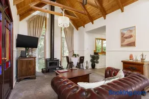 Harem Cottage Gembrook - Spa Bath & Wood Fireplace - Image 2