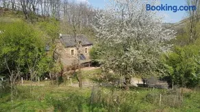 maison isolée dans les vignes et les bois - Image 1