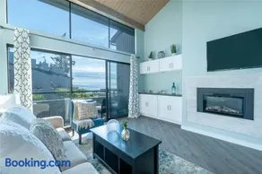 Oceanview Escape at Birch Bay with indoor Pool & Hot Tub - Image 2