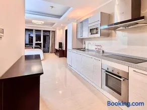 Qingdao Elegant Central Apartment - Image 5