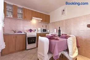House Nikolina 526 - Image 2