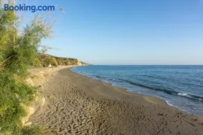 Keratokampos Seaside Retreat - Image 2