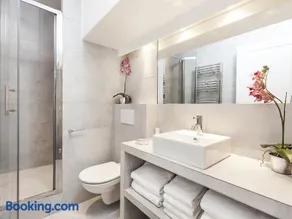 LivinParis - Luxury 2 Bedrooms Grands-Boulevards I - Image 4