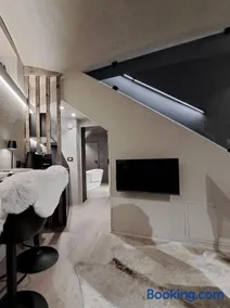 VHĀUS Apartment and Spa - Image 1