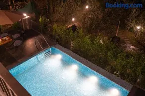 Maple house Hillside 3-BHK Without Pvt Pool & Open Pizzeria - Image 2