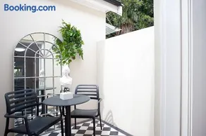 Modern and Cosy Inner West Apartment - Image 2